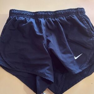 Girls Small Nike dri fit shorts